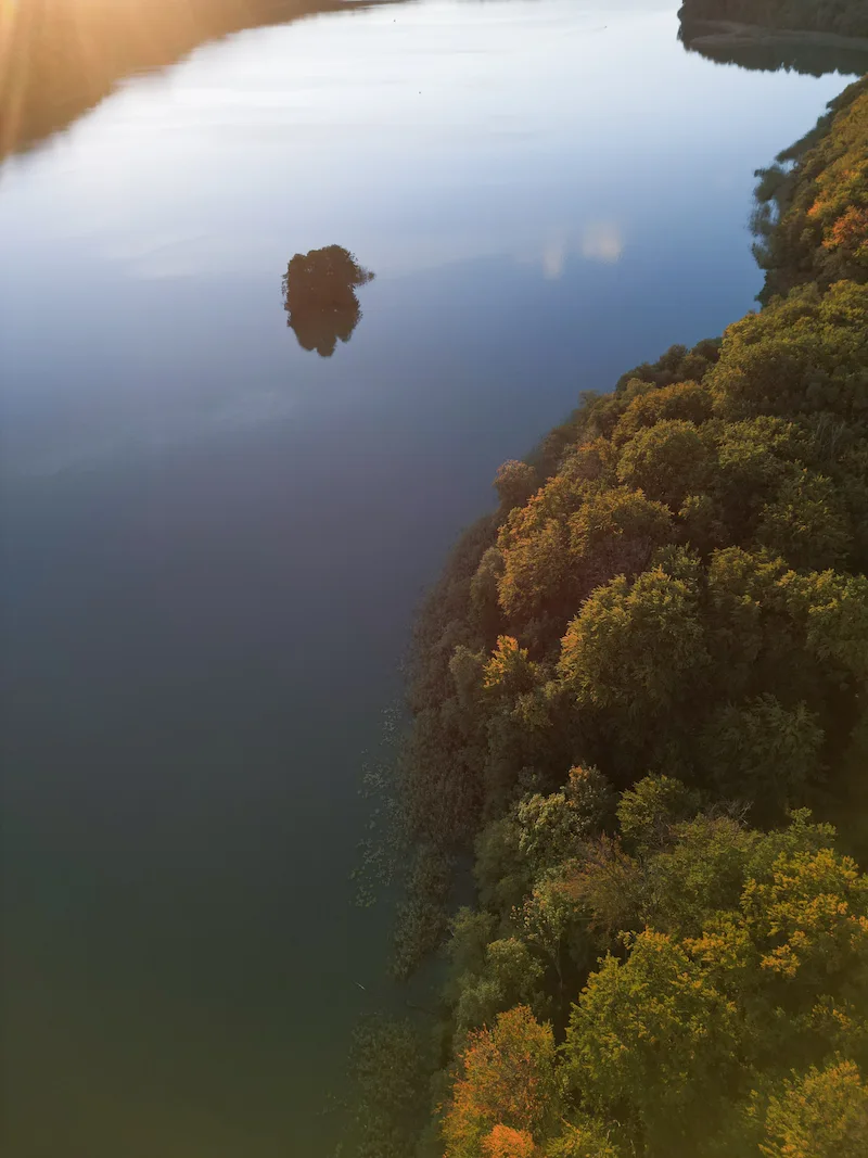 Forsthaus Tornow - Luftaufnahme See mit Insel