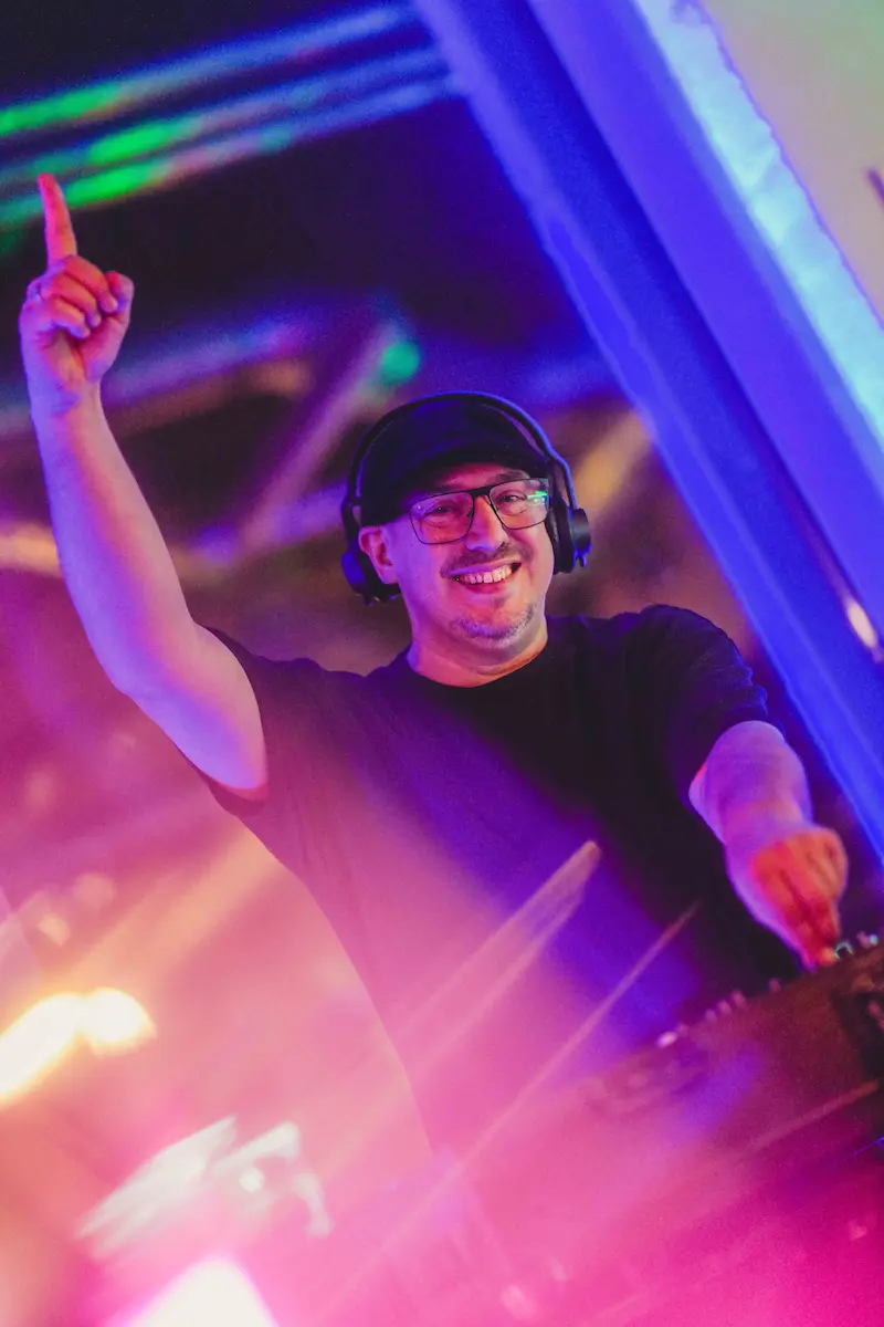 Lange Nacht im Clays - DJ im Farblicht