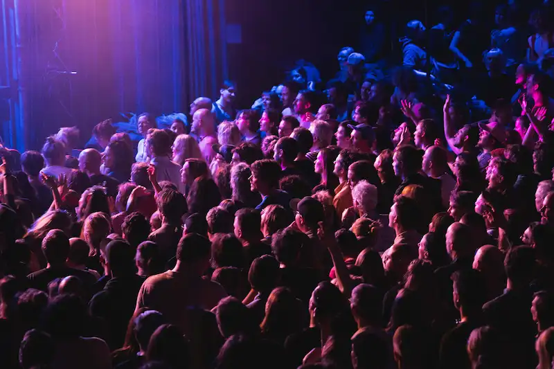 Erobique Konzert - Publikum im Festsaal