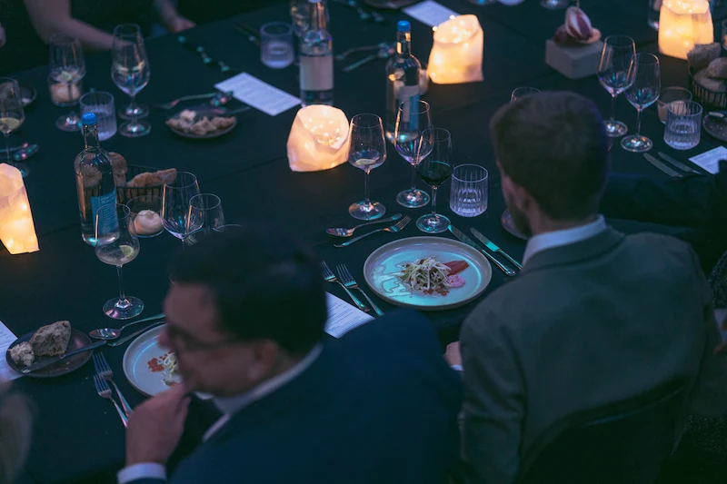 PAULS Events - Gäste beim Dinner